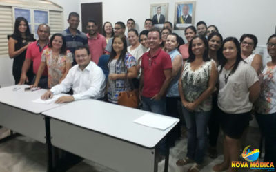Prefeito Walter Júnior sanciona lei do reajuste salarial em 2018.