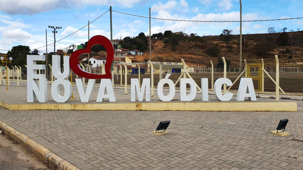 Monumento Eu Amo Nova Módica/MG